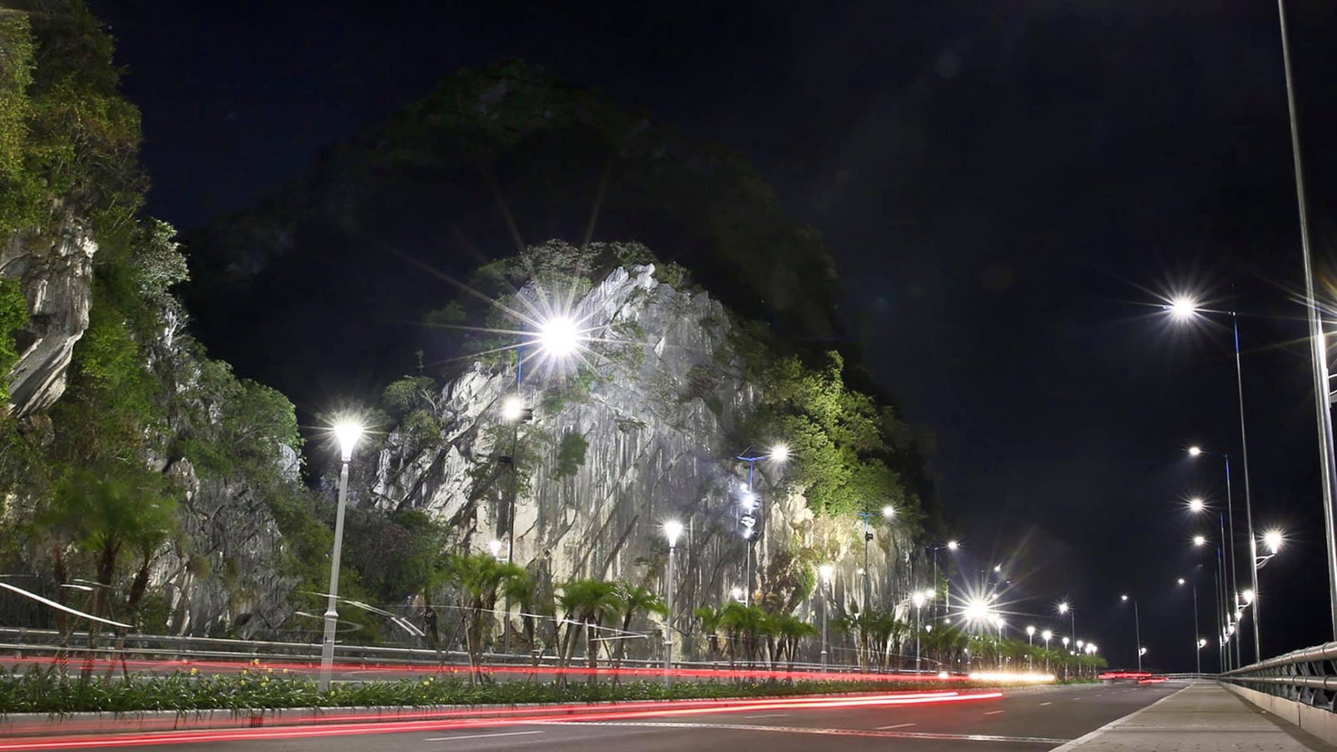 Đèn pha, <br> Đèn Công nghiệp