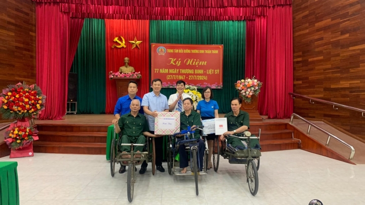 Công ty Hapulico đến thăm và tặng quà tại Trung tâm điều dưỡng thương binh Kim Bảng và Trung tâm điều dưỡng thương binh Thuận Thành