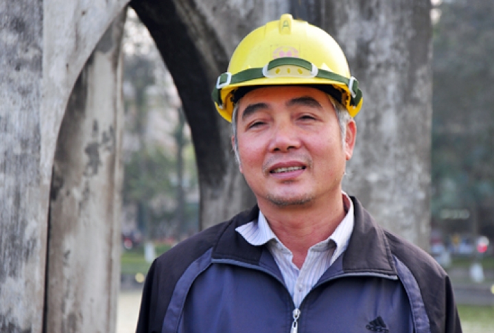 Người thắp đèn cho phố phường